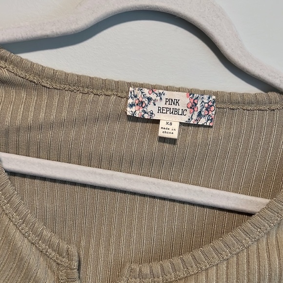 Soft fitted sweater - Picture 2 of 2